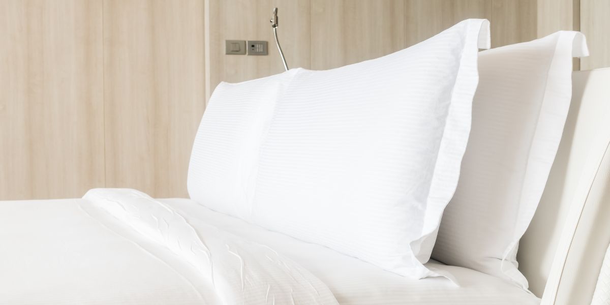 Bantal rumah sakit microfiber dan latex ukuran 50 x 70 cm